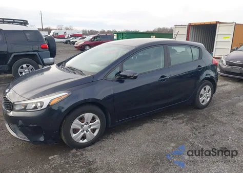 2017 Kia Forte Lx z USA, uszkodzony, nr VIN KNAFK5A82H5677844